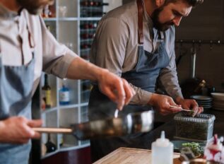 Sous vide stav: Den rette præcision og konsistens i madlavningen